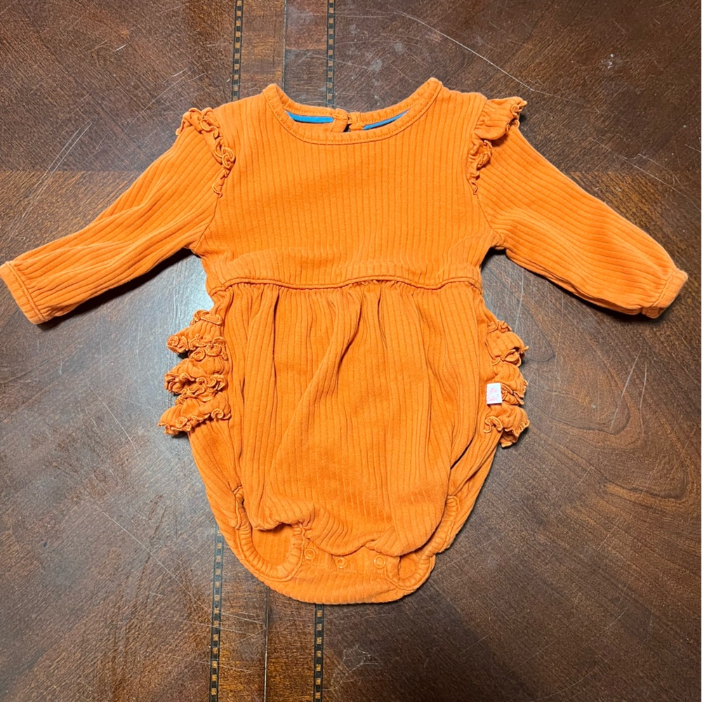 Ruffle Butts Ribbed Bubble Romper in Pumpkin Orange Sz 3-6M